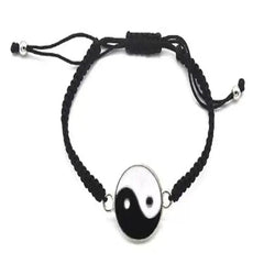 A stylish 2022 matching yin yang adjustable cord bracelet for best friends or couples, featuring a black and white round pendant—perfect friendship jewelry for BFFs, boyfriends, or girlfriends.