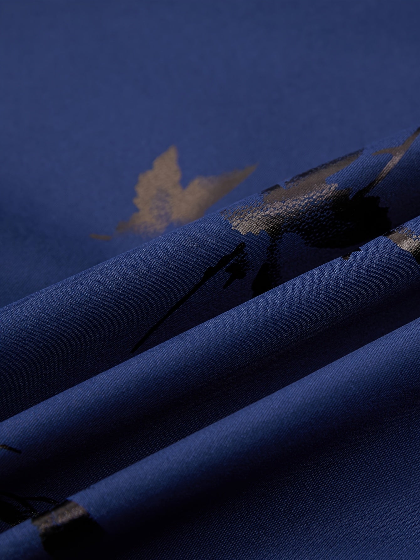 Abstract Gold-Foiled Suit with Maple Leaf Design for Spring And Autumn. SHOWLU FASHION STORE