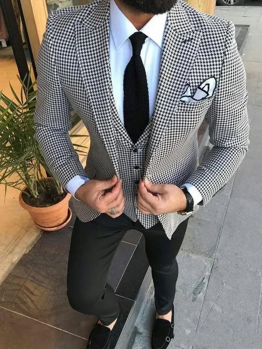 Slim Fit Formal Men Suits 3 Pcs Groom Tuxedos Notch Lapel Olive Green Groom Tuxedo for Wedding Best Man (Jacket + Vest + Pants)