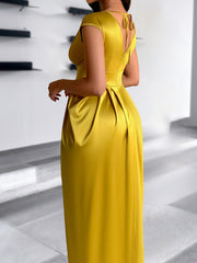 Women'S 25th Anniversary Elegant Party & Wedding Dress - Golden V-Neck Satin Gown with Ruched Detail, High Slit, and Beaded Clutch, Perfect for Valentine'S Day Celebrations, Valentine'S Day Attire | Elegant Vneckline | Ruched