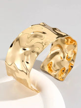 Exaggerated Open - Ended Bracelet Women's Fashion Elegant New Arrival Niche Style Retro Style Metal Texture Bracelet Ruched Face Hand Jewelry - SHOWLU FASHION STORE