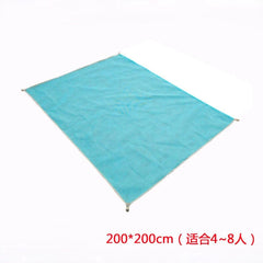 A square, light blue sand-free beach mat measuring 200 by 200 centimeters.