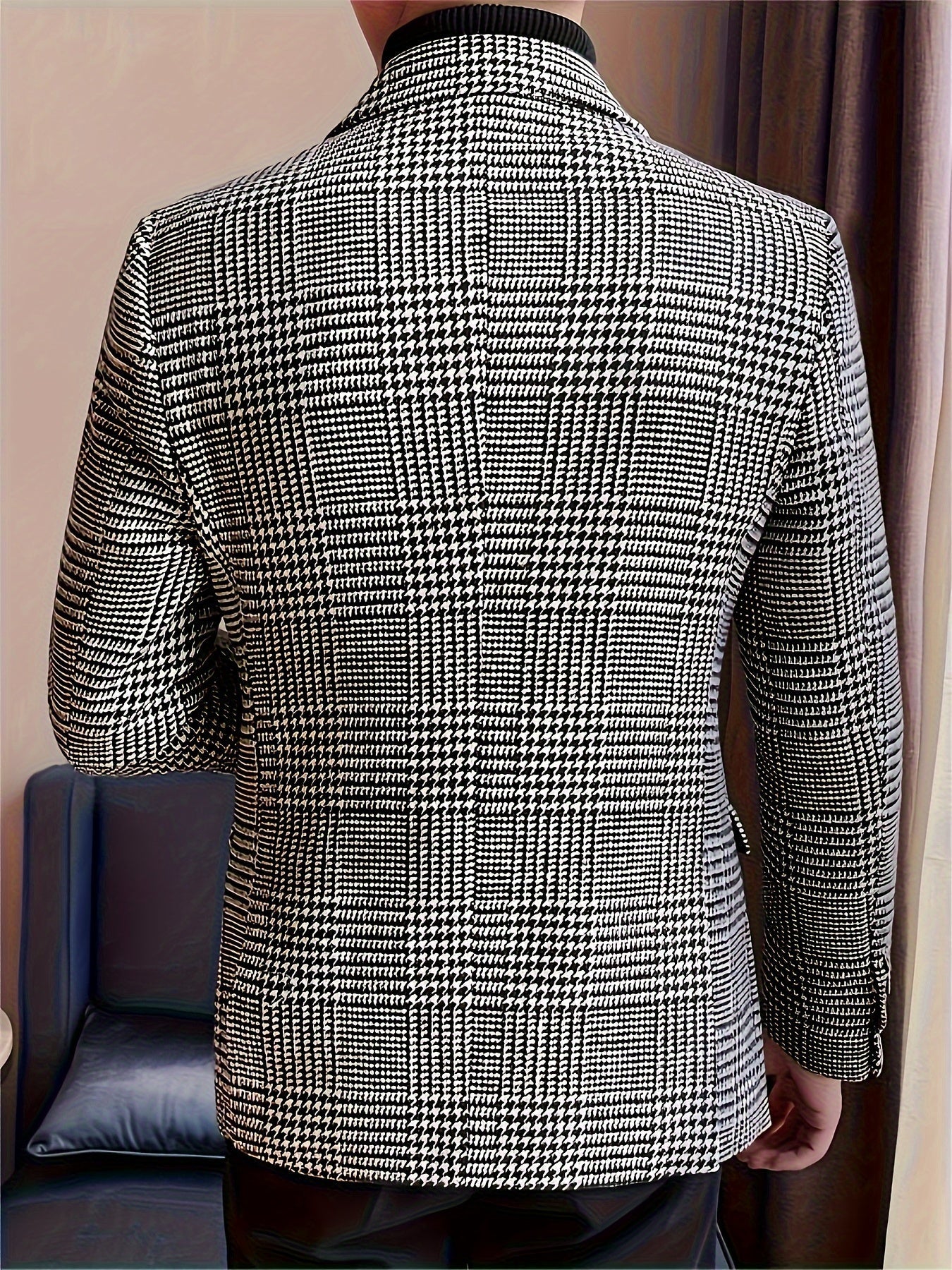 Men's SHOWLU Houndstooth blazer, regular fit woven polyester suit jacket with classic pattern and tailored design.
