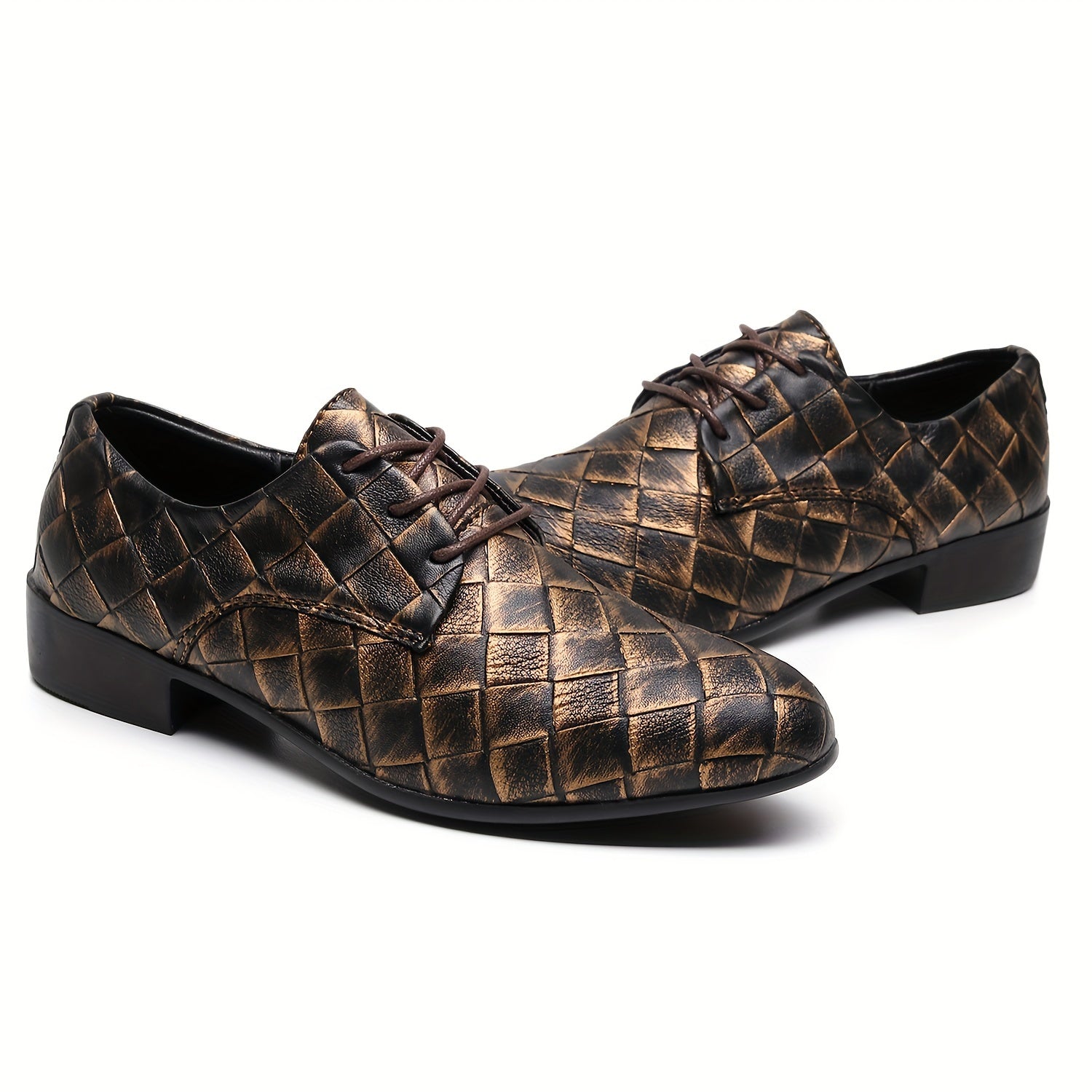 Men's SHOWLU woven embossed British wedding shoes with retro style and formal design, suitable for business or wedding occasions.