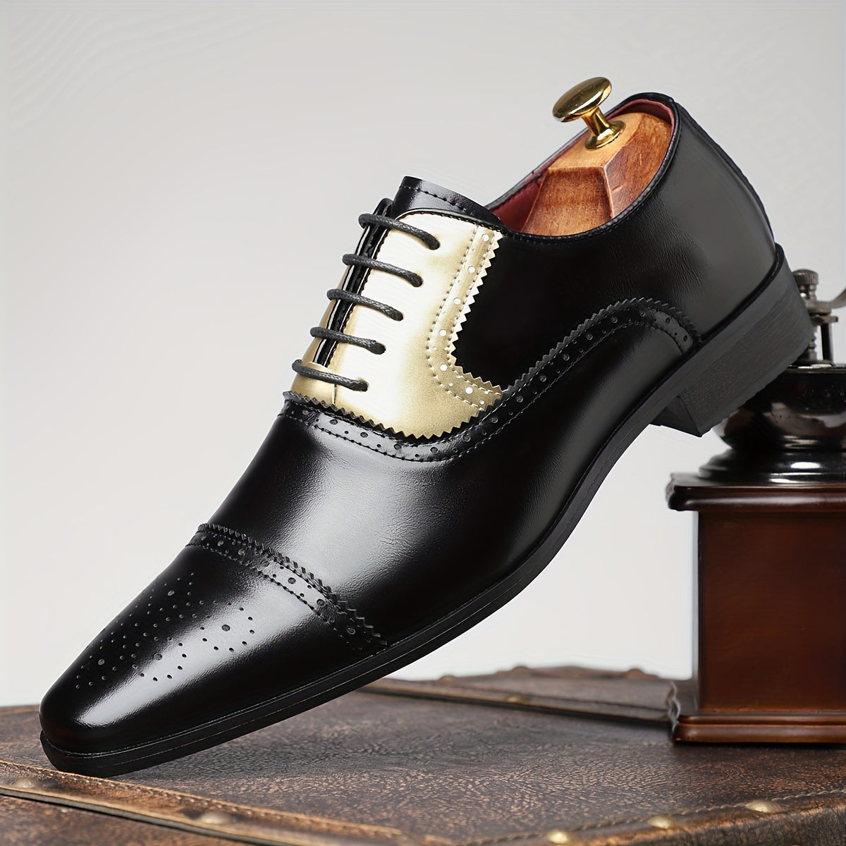 SHOWLU Black pointed toe lace-up faux leather business casual shoes, stylish and comfortable for professional wear.