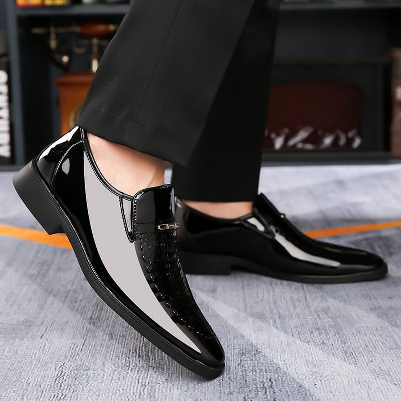 SHOWLU FASHION men's vintage loafers with faux leather, pointed toe, slip-on design, rubber sole, all-season casual footwear.