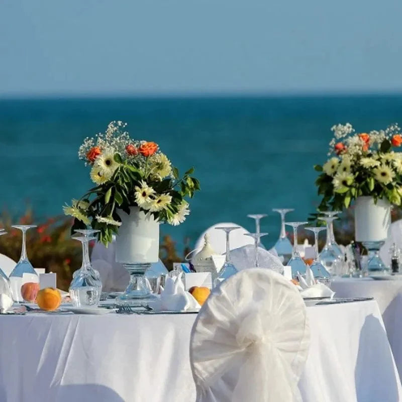 Showlu satin rectangular wedding tablecloth in black, 145x275cm, perfect for elegant banquet and party table decor.