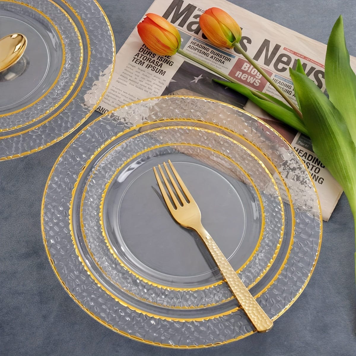 Showlu 150-piece gold rim plastic plates and cutlery set for wedding party, includes dinner plates, dessert plates, forks, knives, spoons, and cups