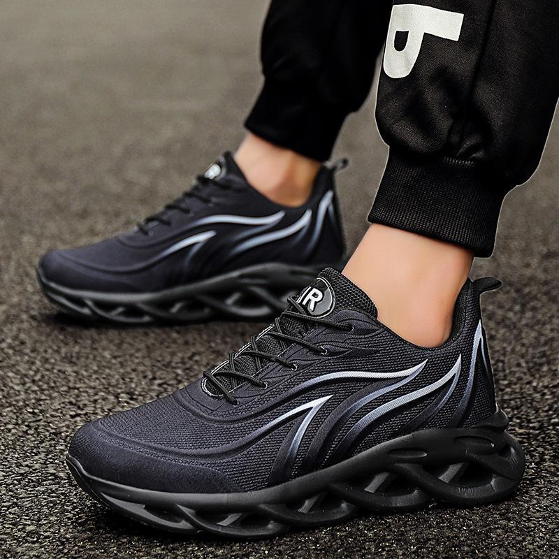 Smart General men's and women's running shoes with casual design, featuring comfortable athletic footwear for everyday wear.