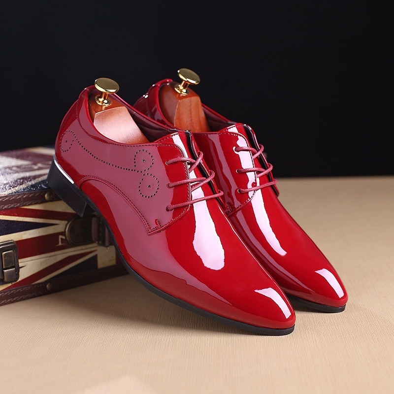 Black men's leather slip-on dress shoes by Smart General, stylish casual business footwear for men.