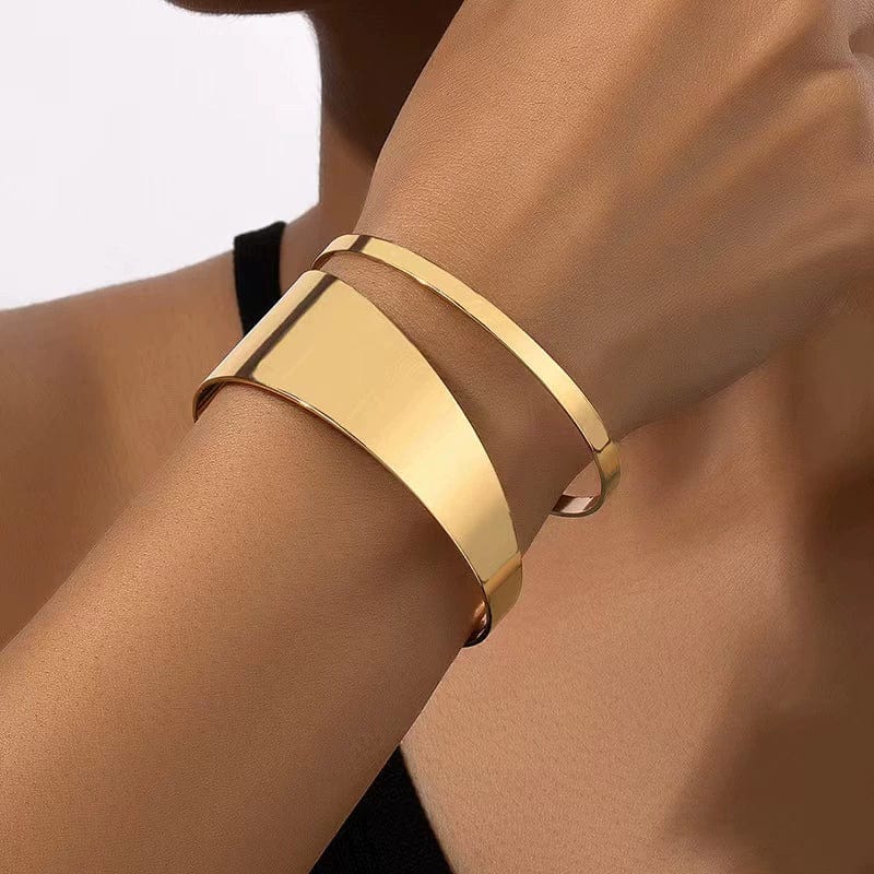 Showlu Fashion 18K gold-plated hollow wide opening ring for women, featuring a stylish European and American design.