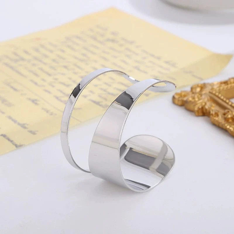 Showlu Fashion 18K gold plated hollow wide opening ring for women, featuring a stylish European and American design.