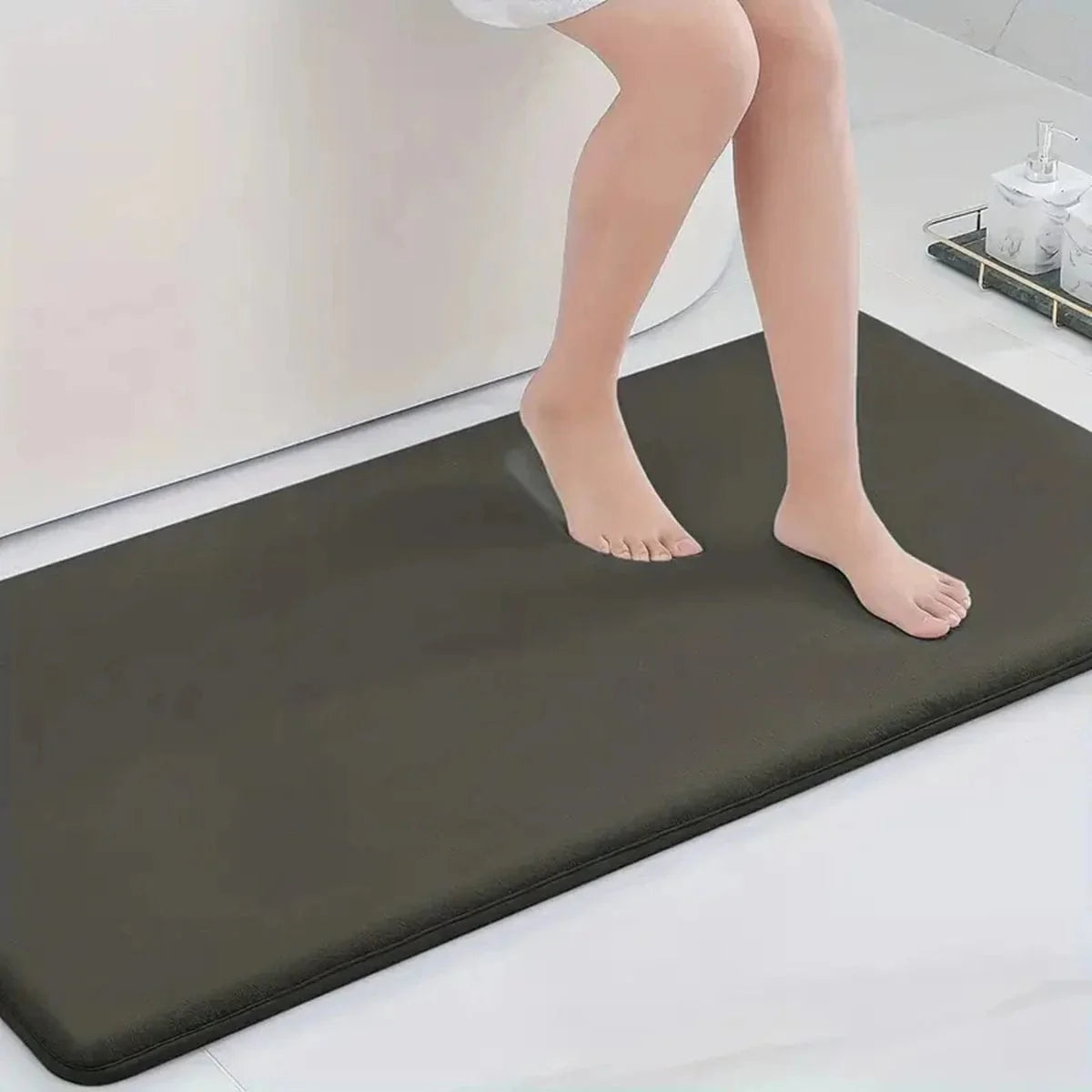 Large Showlu Fashion anti-slip kitchen mat made of soft polyester, water-absorbent floor rug for kitchen, bathroom, or bedroom use.