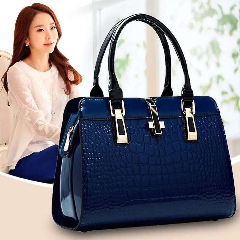 Showlu Crocodile Pattern Women's Shoulder Bag made of vintage PU leather, stylish and durable leather purse for women.