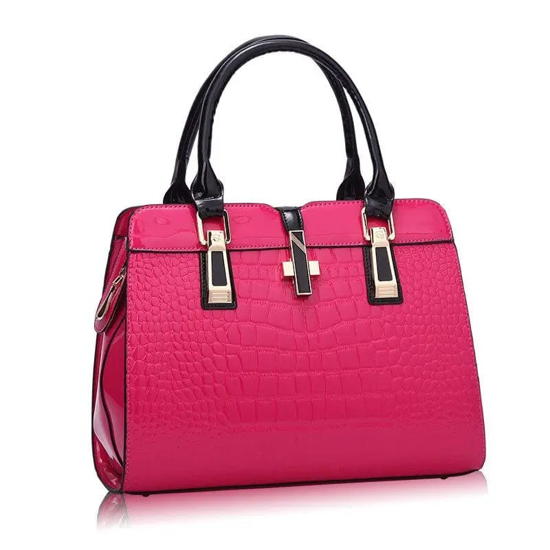 Showlu Crocodile Pattern Women's Shoulder Bag made of vintage PU leather, featuring a stylish crocodile design and spacious interior.