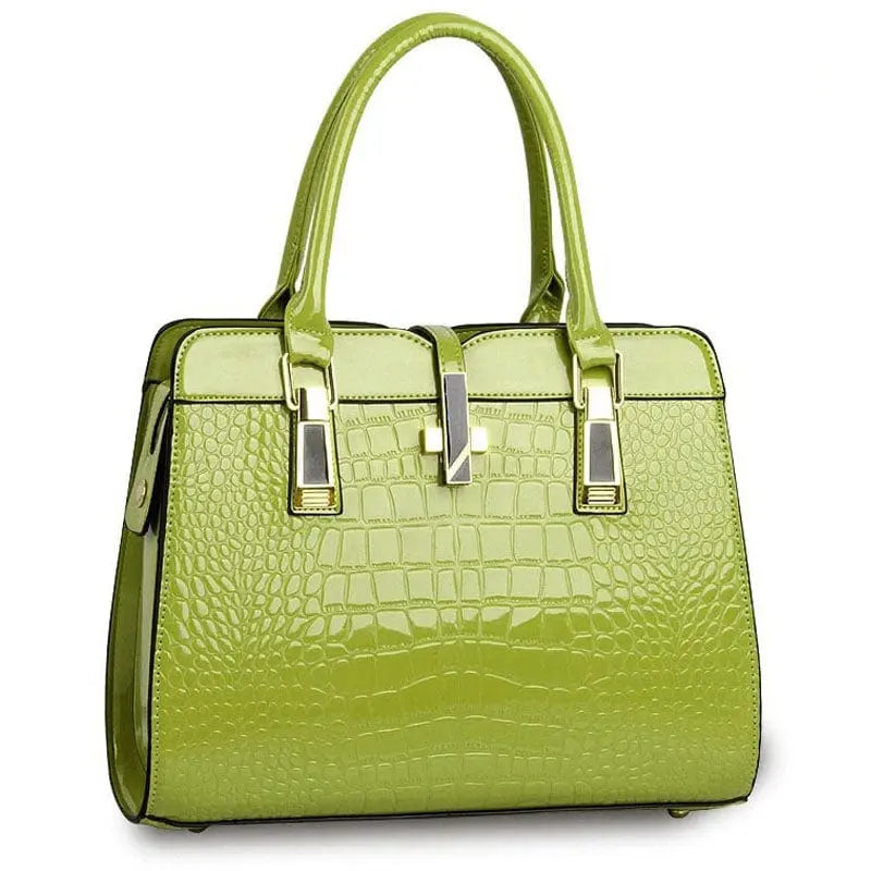 Showlu Crocodile Pattern Women's Shoulder Bag made of vintage PU leather, featuring a stylish crocodile texture and sleek design.