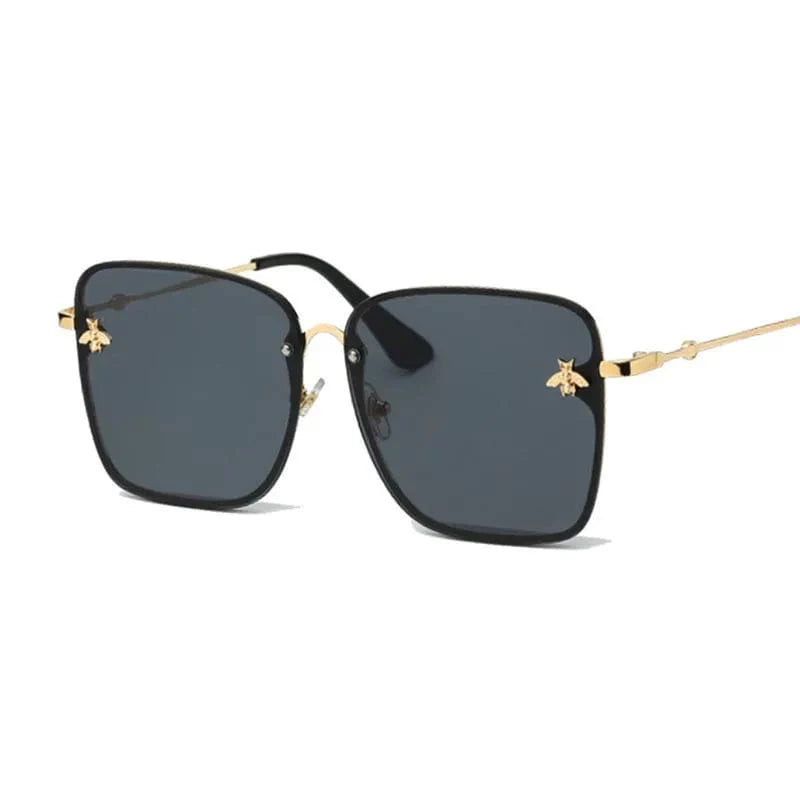 Square fashion sunglasses with UV400 mirror lenses and alloy frame, stylish unisex eyewear for women and men.