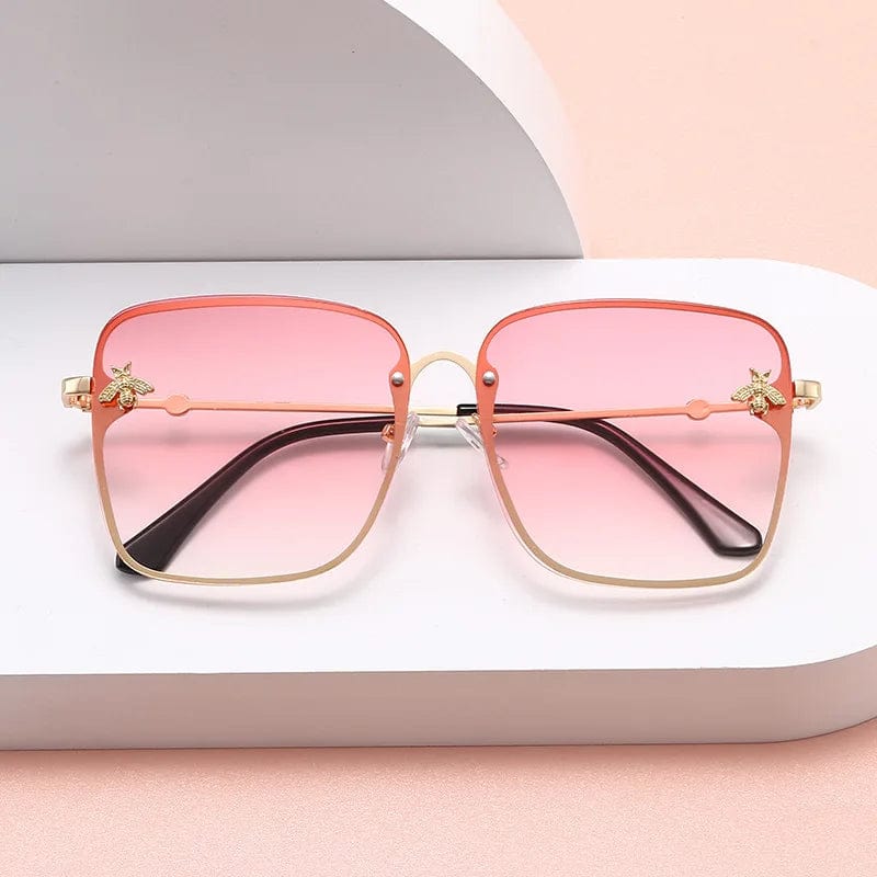Square fashion sunglasses with UV400 mirror lenses, alloy frame, worn by a woman, stylish designer eyewear for women and men
