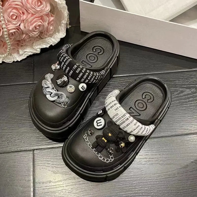 Showlu Fashion Women's platform clogs with thick soles, summer beach slides, outdoor footwear, stylish and comfortable for warm weather.
