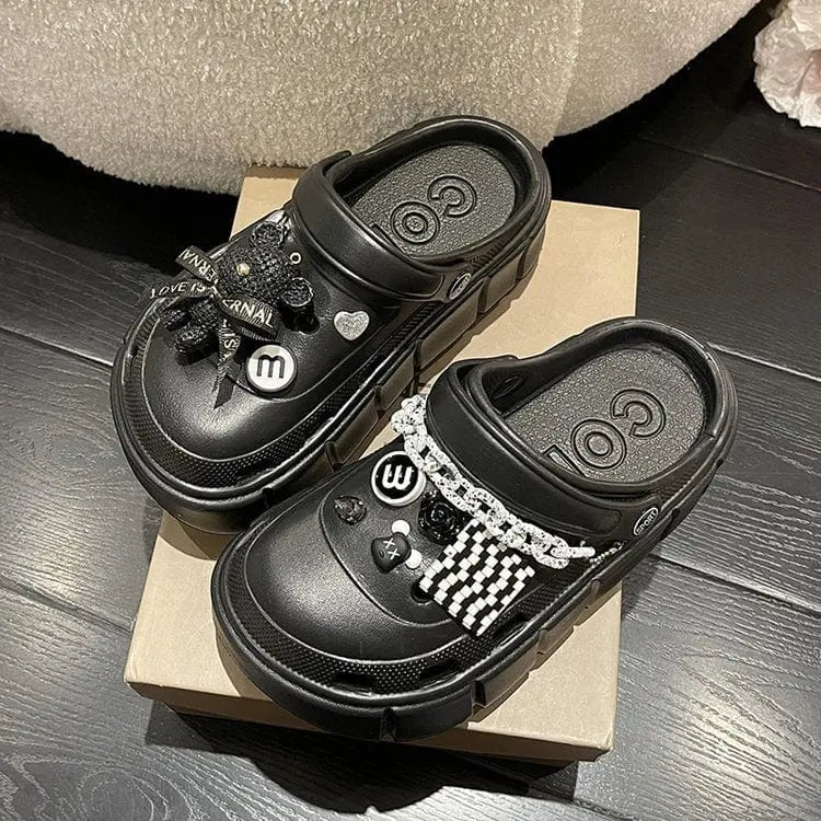 Showlu Fashion Women's platform clogs with thick sole, beach slides featuring colorful charms for summer outdoor wear.