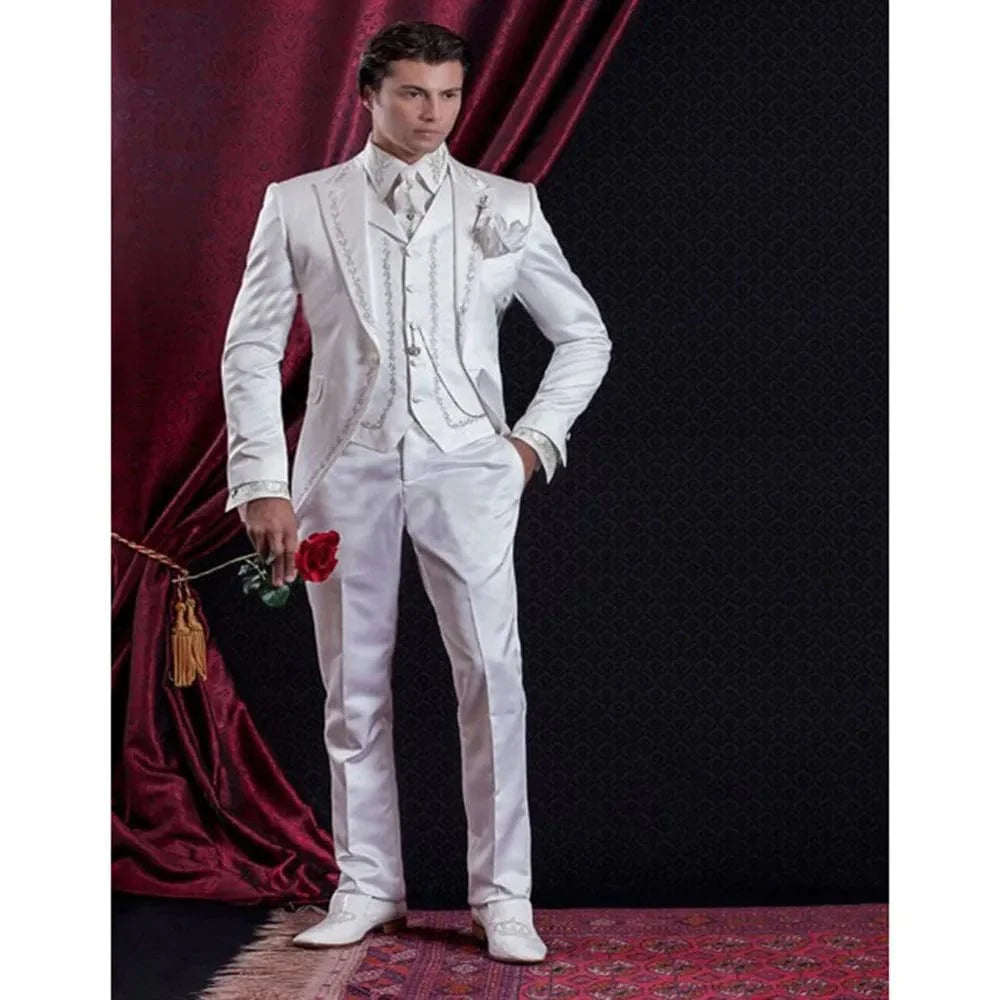 SHOWLU White Embroidery Men's 3-Piece Wedding Suit with slim fit tuxedo jacket, pants, and vest for grooms and formal events.