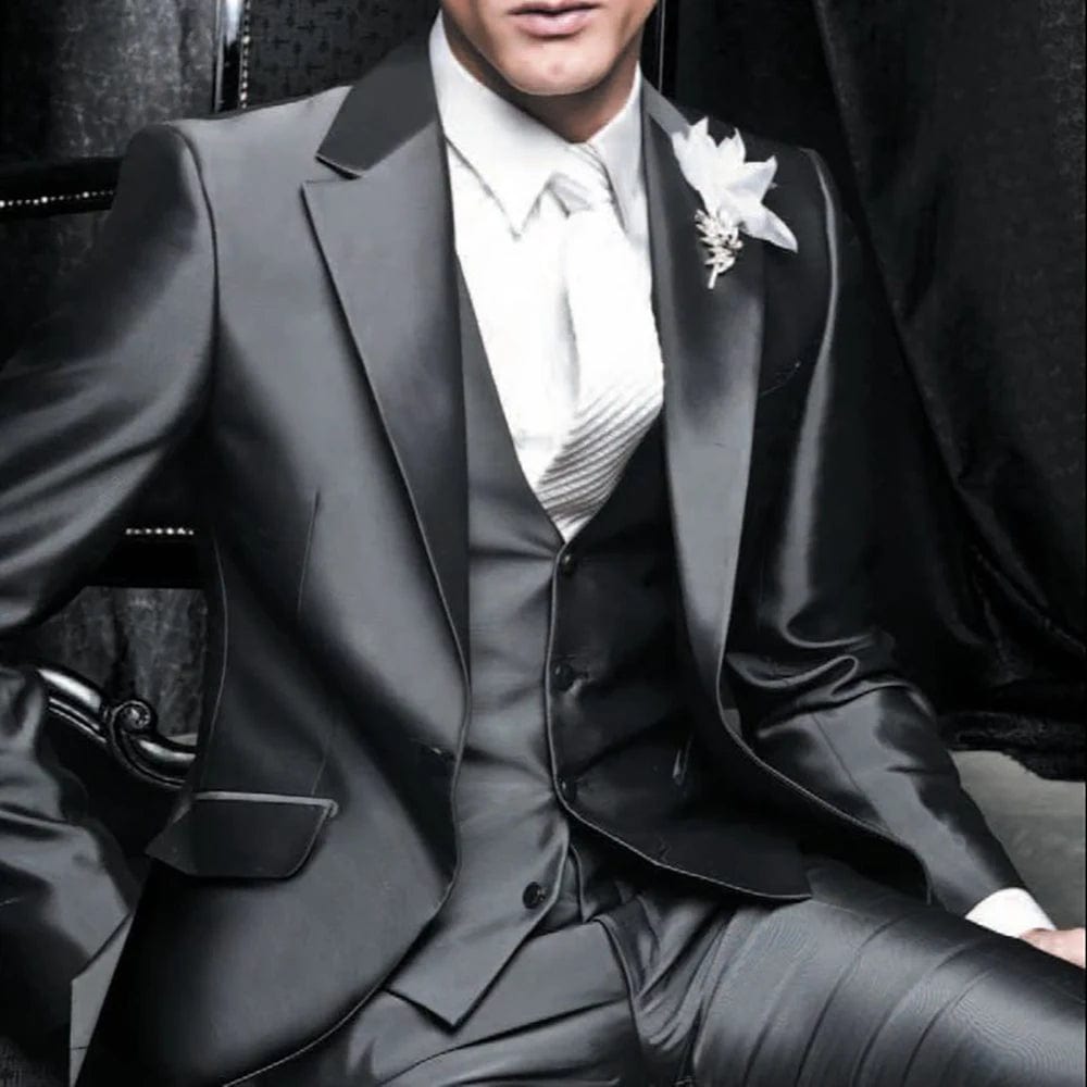 2023 Fashion Casual Custom Made Groom Tuxedo Navy Blue Peak Lapel Wedding/Prom Best Man Suits Bridegroom (Jacket+Pants+Vest) - SHOWLU FASHION STORE