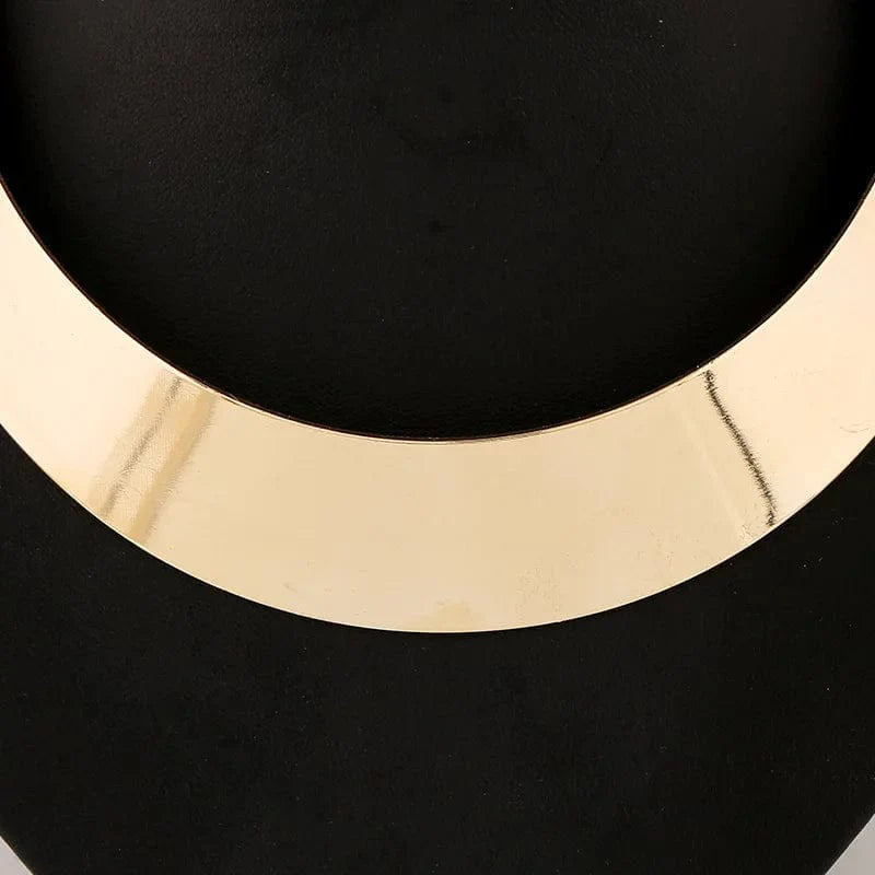 Gold alloy statement choker necklace with chunky link chain, trendy short necklace for women from Showlu Fashion Store.