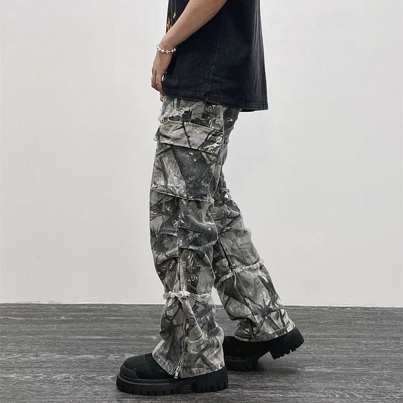 Men's camouflage baggy cargo jeans by Showlu Fashion with Y2K hip hop flare, straight-leg denim pants, and wide-leg style.