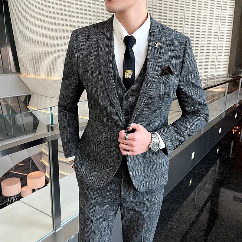 Showlu Fashion men's 3-piece linen suit with blazer, vest, and pants, perfect for business, wedding, or casual elegant style.