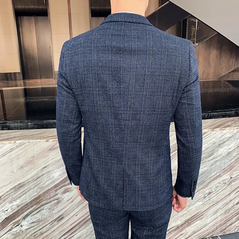 Men's 3-piece linen suit from Showlu Fashion, including blazer, vest, and pants, ideal for business or wedding attire.