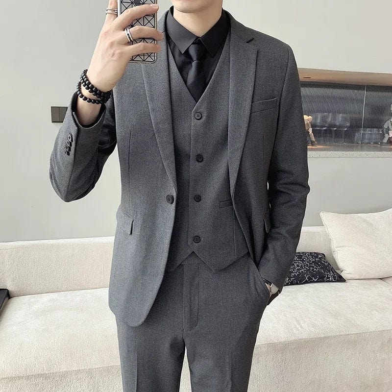 Showlu Fashion men's 3-piece slim fit business suit with jacket, vest, and pants in solid color, suitable for formal or wedding occasions.