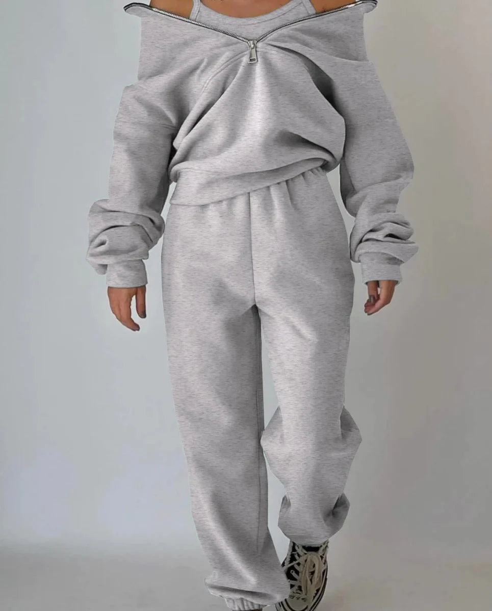 Shuangfuxiang women's knit tracksuit set by SHOWLU FASHION, stylish warm two-piece sports suit for autumn and winter wear.