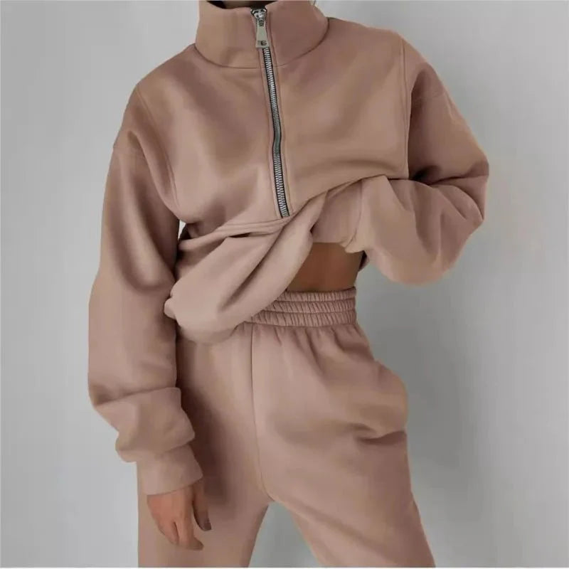 Shuangfuxiang women's knit tracksuit set by SHOWLU FASHION, featuring a warm two-piece sports suit for autumn and winter.