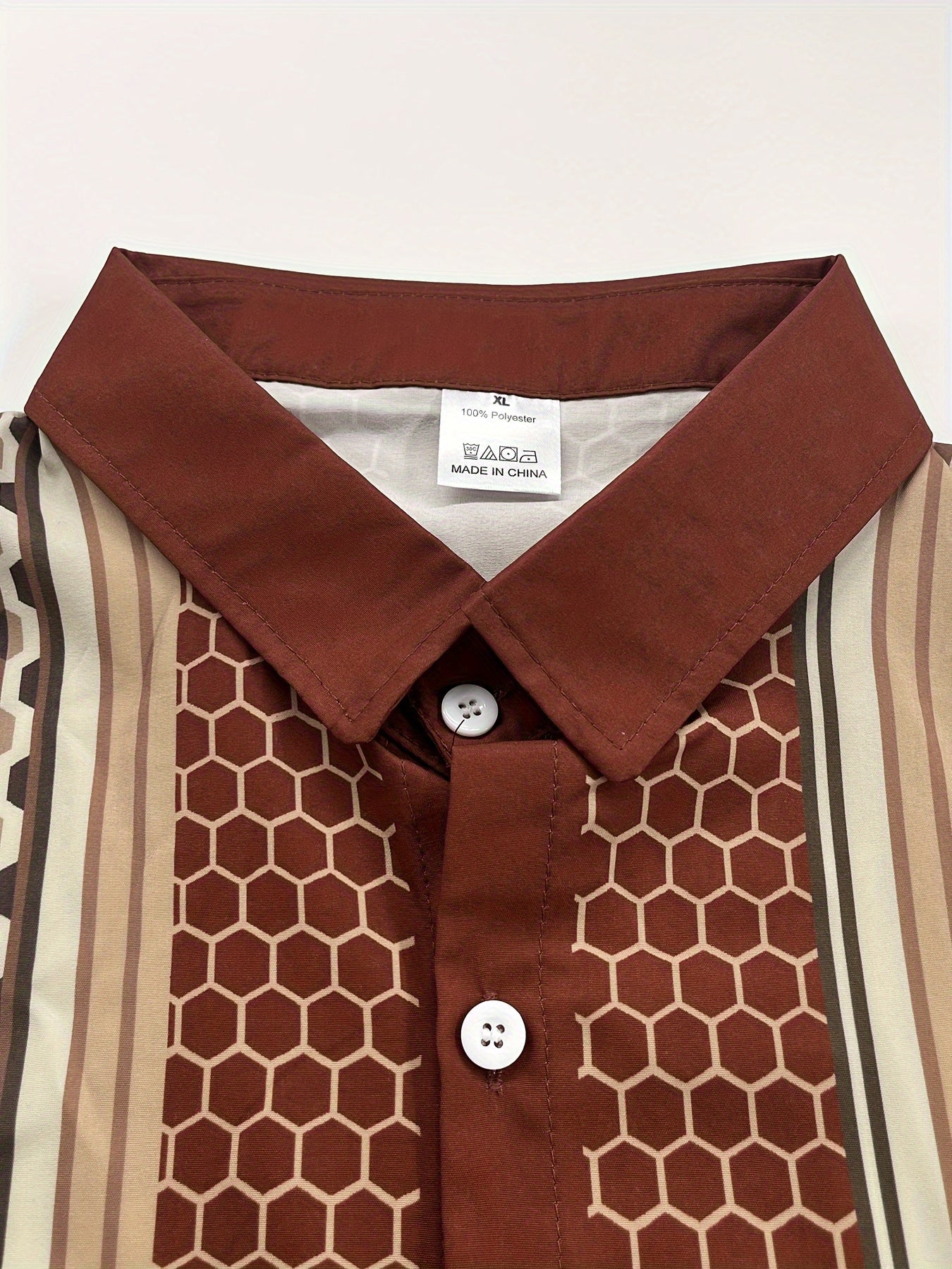 SHOWLU Men's geometric print retro outfit set with loose casual fit, featuring stylish patterns and comfortable fabric.