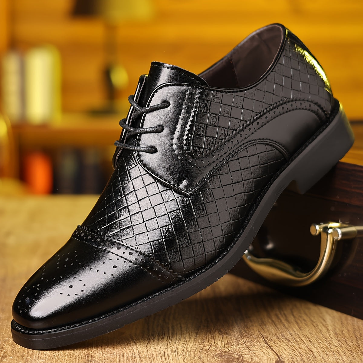 SHOWLU Men's plaid formal shoes with pointed toe and lace-up design, stylish business oxford footwear for men.