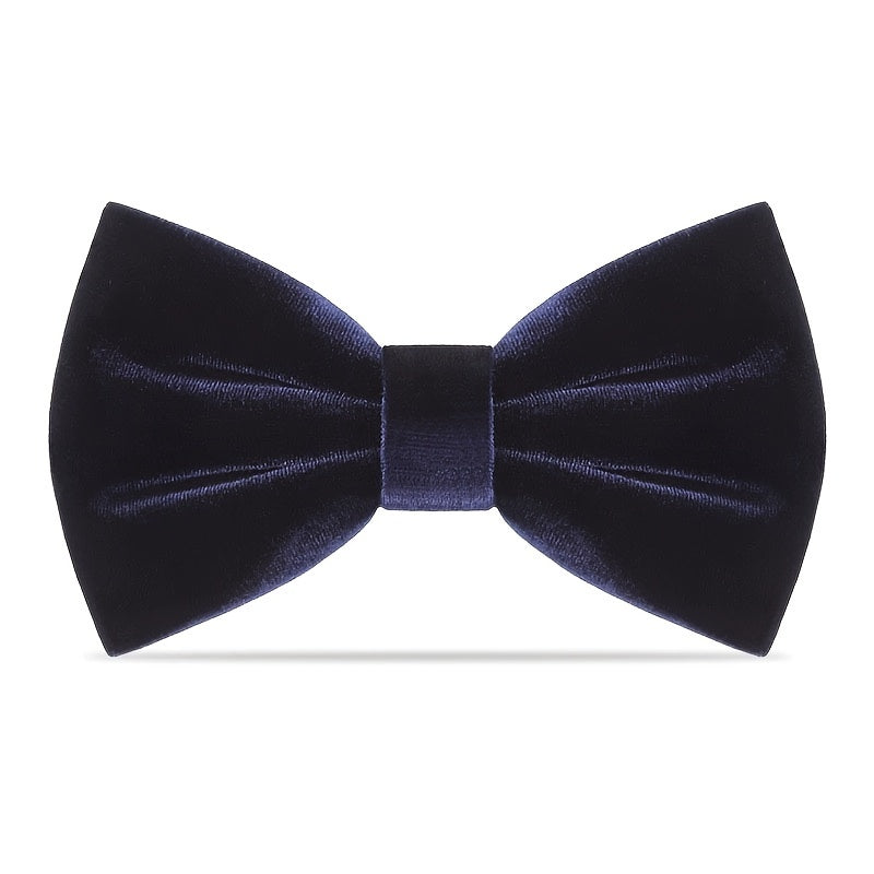Men’s navy blue velvet bow tie by SHOWLU FASHION, adjustable formal accessory for sophisticated style and elegant occasions.