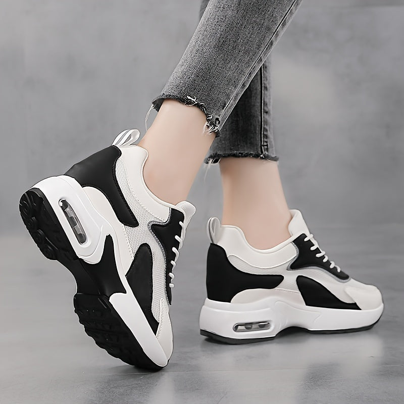 SHOWLU Women's geometric mesh low-top sneakers with breathable design and PU sole, featuring stylish geometric pattern and comfortable fit.