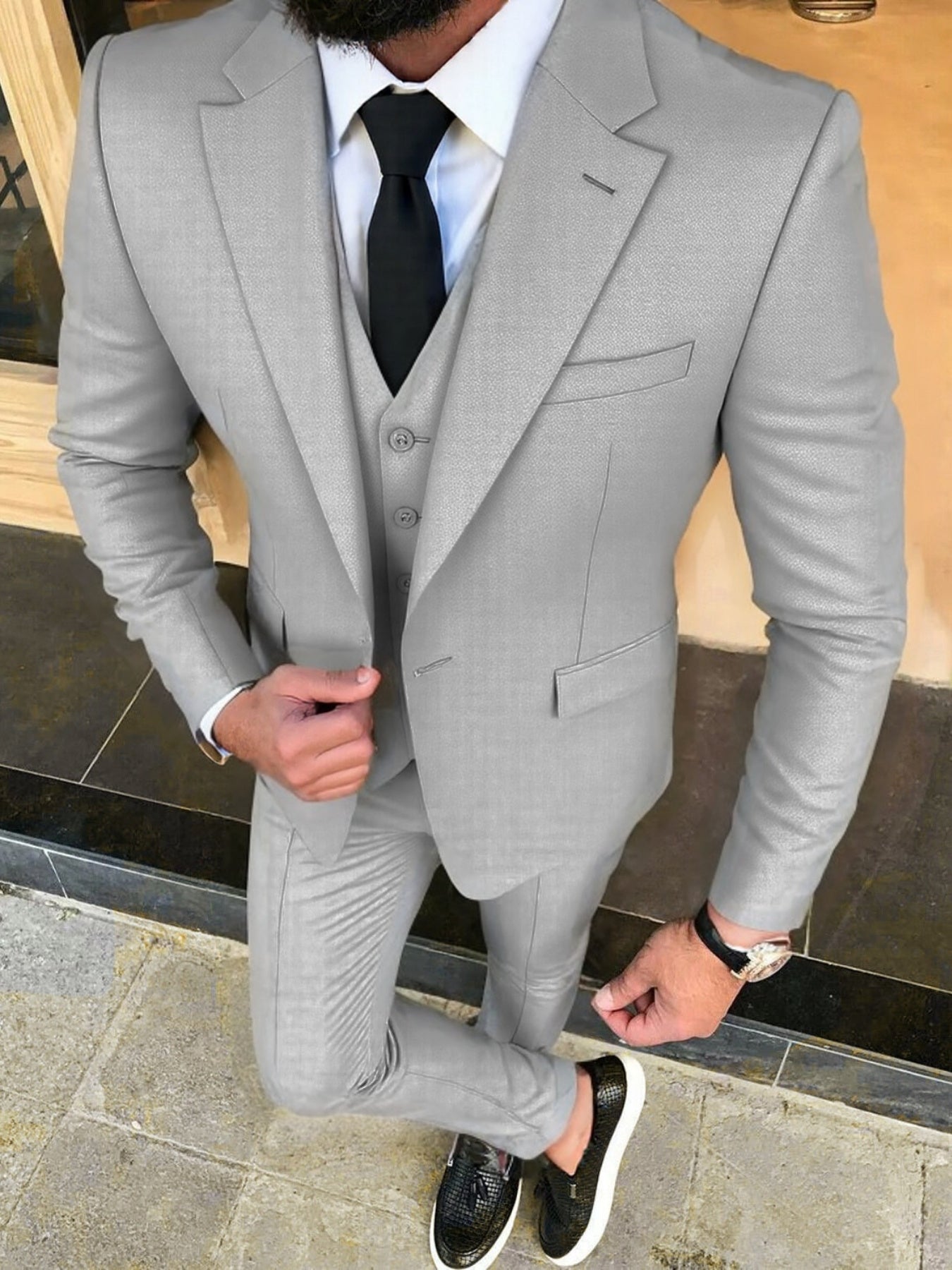 SHOWLU FASHION men's 3-piece formal wedding suit with solid woven tuxedo, including jacket, vest, and trousers, tailored fit.