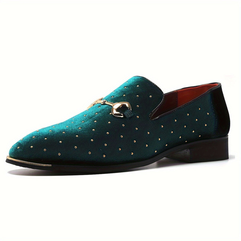Showlu Fashion men's plus size slip-on loafers made of soft PU leather, stylish and comfortable for everyday wear.