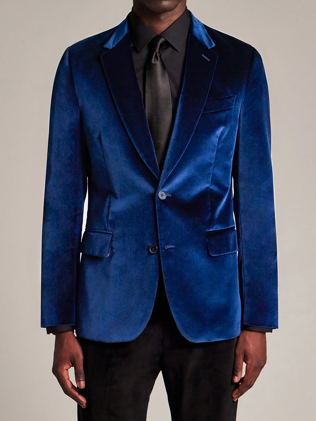 Royal blue velvet men's blazer with double-breasted design from SHOWLU FASHION, featuring a tailored fit and stylish lapels.