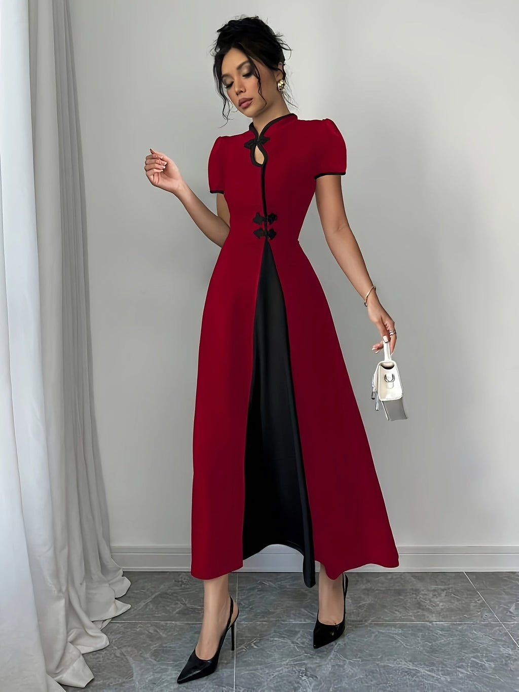 Elegant women's SHOWLU FASHION V-neck fitted knit dress in solid color, showcasing a close-up of the dress's smooth fabric and neckline.