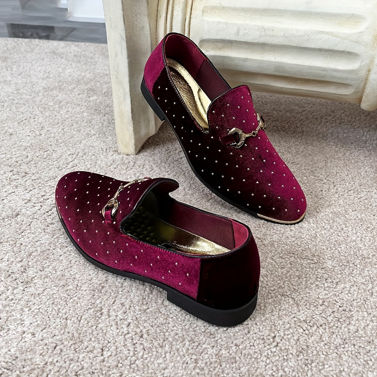 Plus size men's slip-on loafers by SHOWLU FASHION, soft PU leather shoes with a sleek, comfortable design.