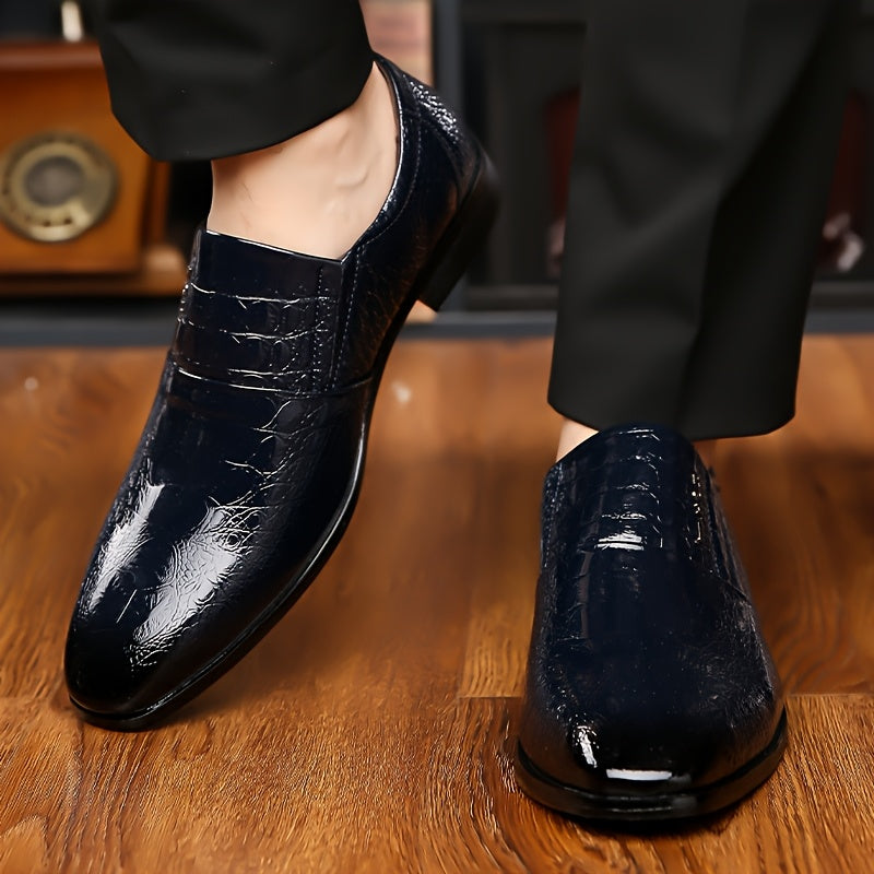 Black crocodile texture pointed-toe loafers for men by SHOWLU FASHION, stylish leather shoes with sleek design and classic silhouette.