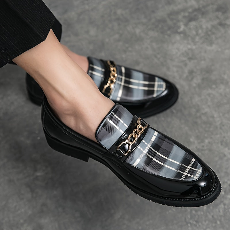 SHOWLU Men's plaid slip-on loafers with durable sole, featuring a classic business dress shoe style in a stylish plaid pattern.