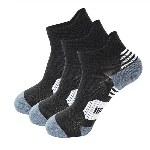 Showlu 3-pair non-slip sports socks for men and women, quick-drying basketball and running socks with towel-bottom grip.