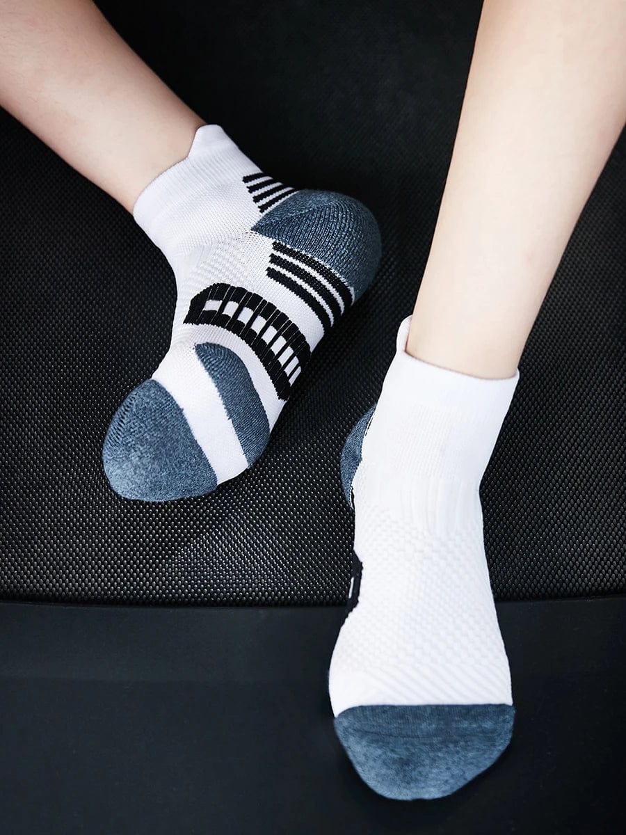 Showlu 3-Pair Non-Slip Sports Socks for men and women, quick-drying basketball socks with towel-bottom grip for active training