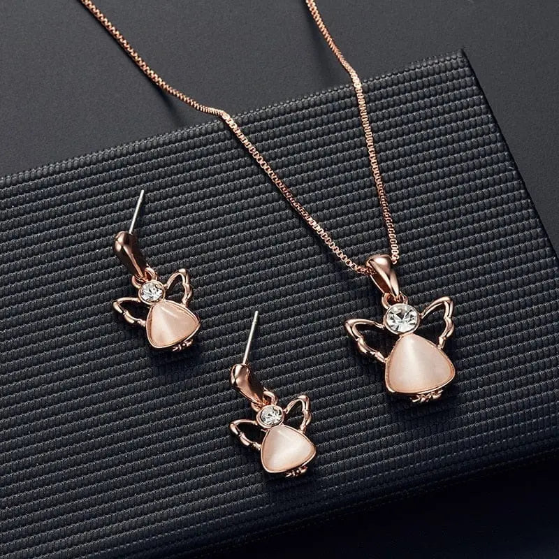 Showlu Fashion women's waterdrop rhinestone necklace and earrings jewelry set featuring elegant pendant and hook earrings.