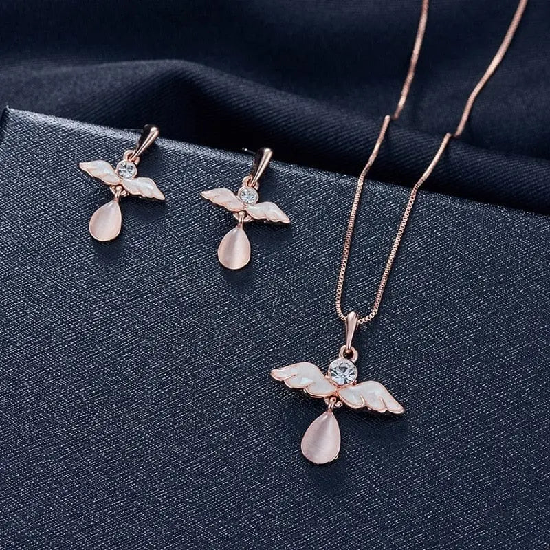 Elegant waterdrop rhinestone necklace and earrings set for women featuring sparkling pendant and matching hook earrings by Showlu Fashion