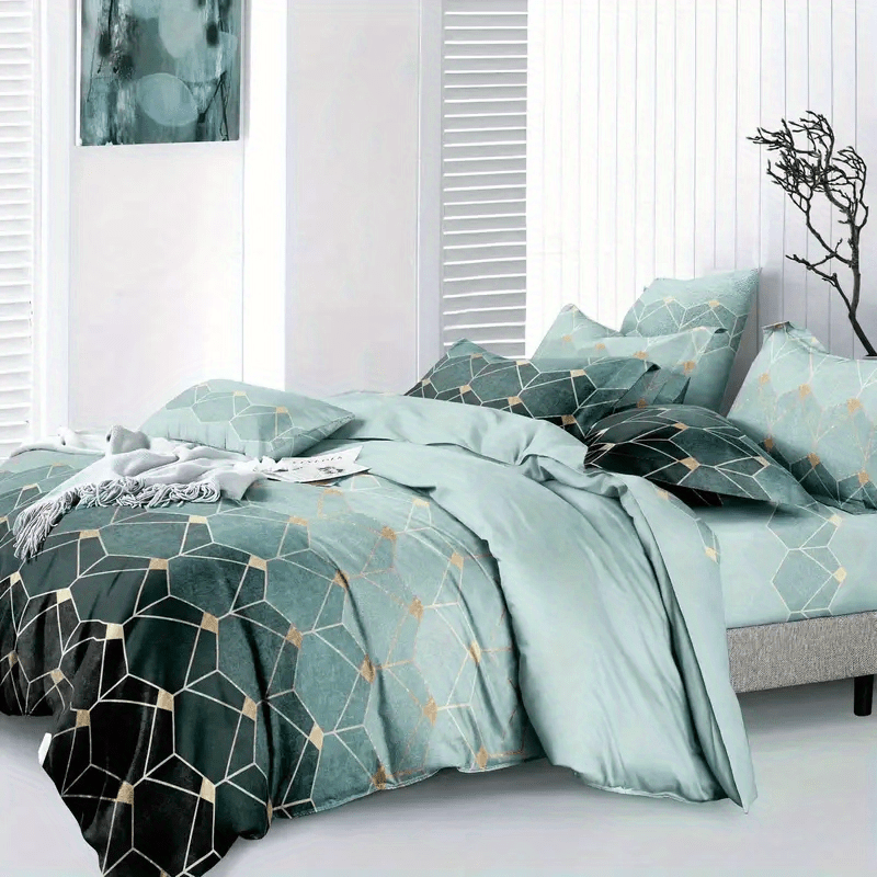 Showlu Fashion Bronzing Geometric Duvet Cover Set with one duvet cover and two pillowcases, soft polyester bedding for bedroom use