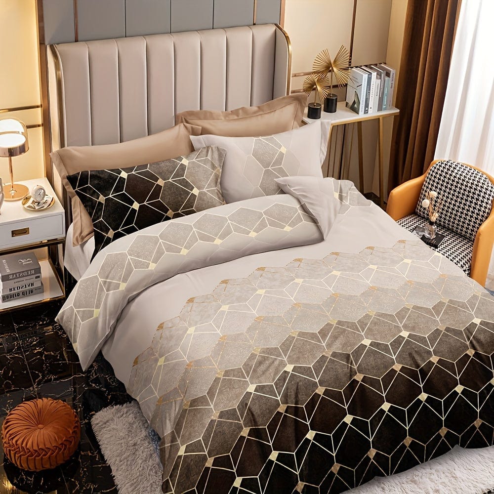 Showlu Fashion Bronzing Geometric Duvet Cover Set in soft polyester with matching pillowcases for bedroom decor.